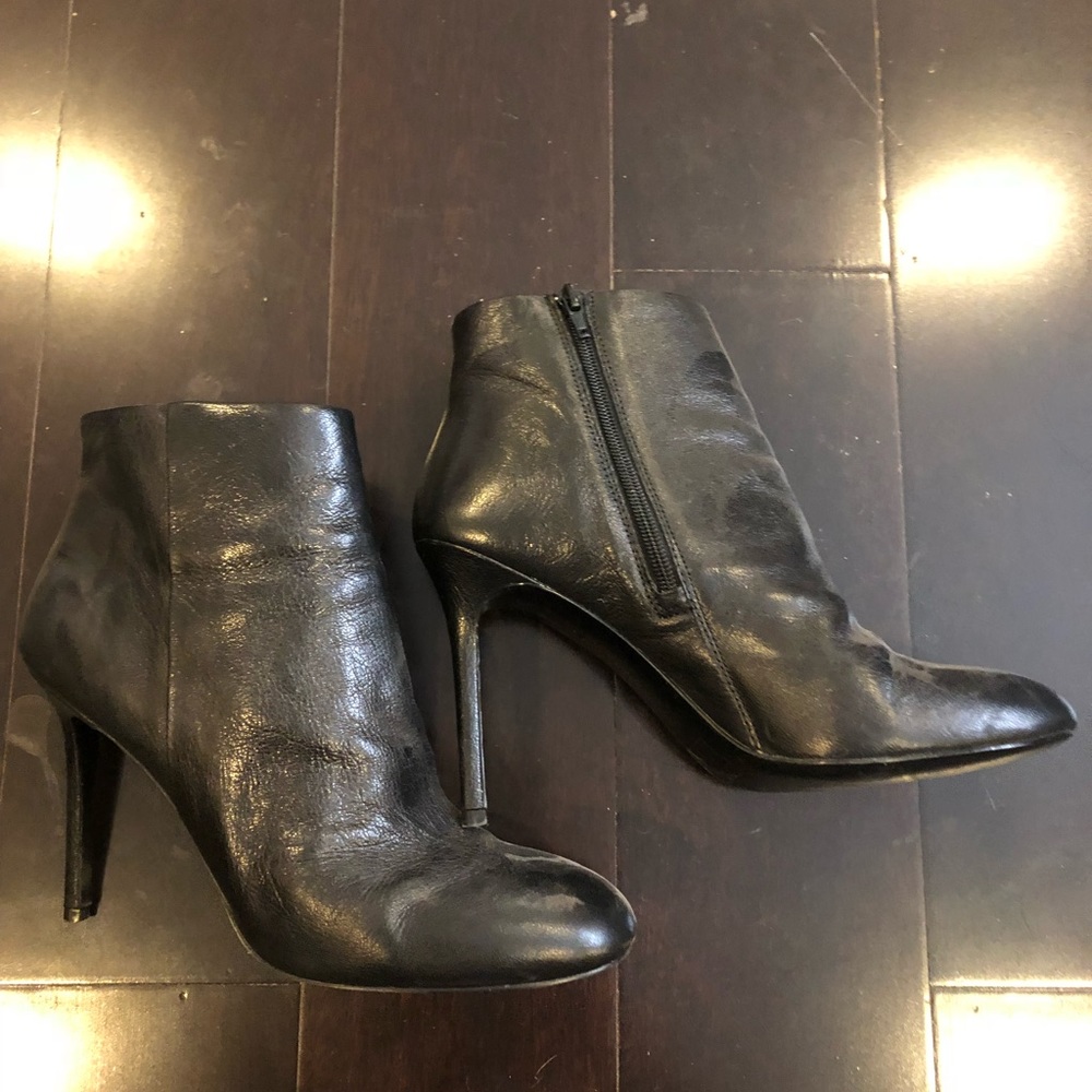 Banana Republic high heeled ankle boot